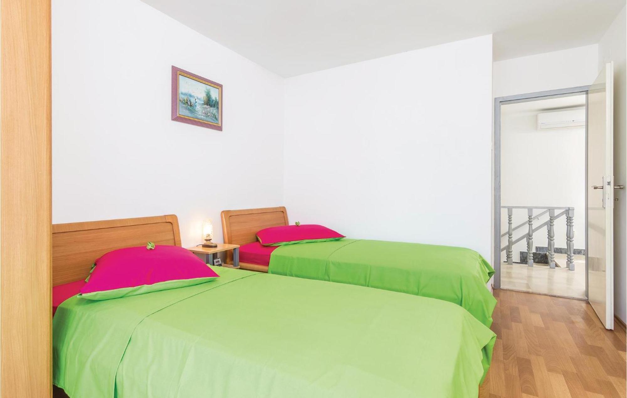 Awesome Home In Rovinj With Kitchen Ferienhaus