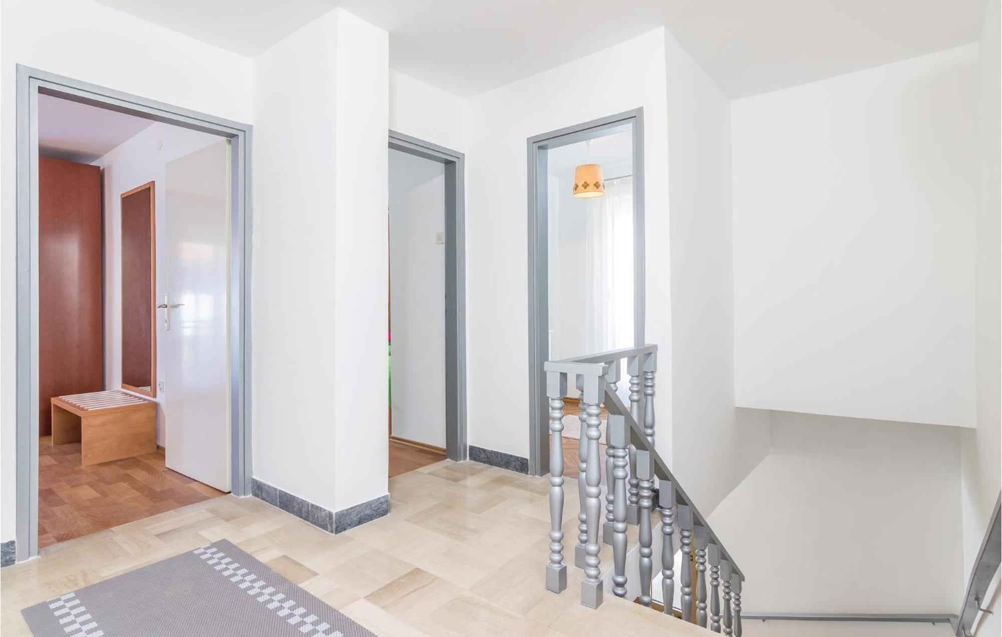 Awesome Home In Rovinj With Kitchen Ferienhaus