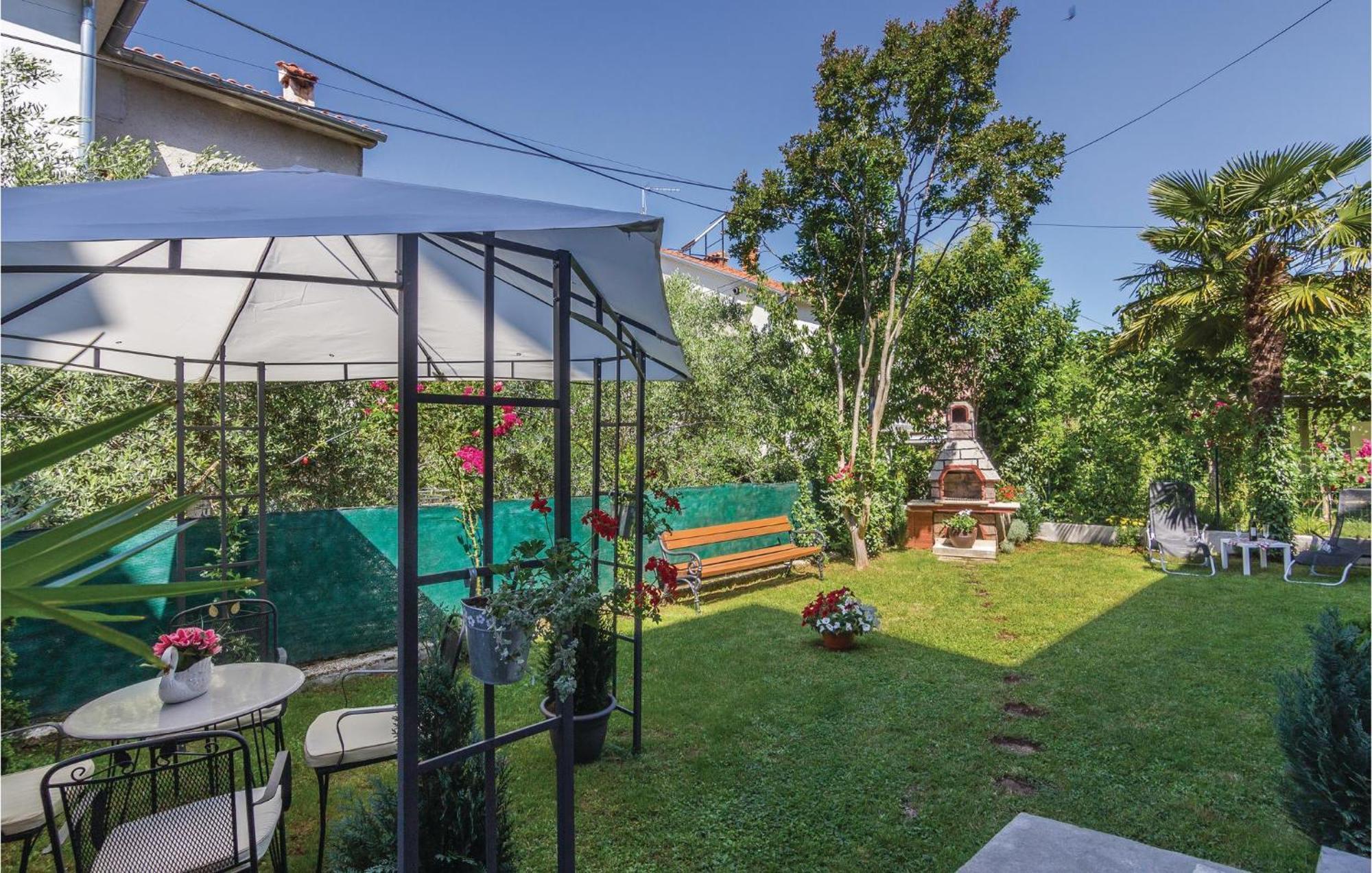 Awesome Home In Rovinj With Kitchen Ferienhaus